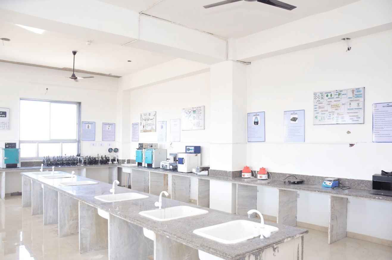 Biyani Institute of Pharmaceutical Sciences Jaipur Science Lab photo 19
